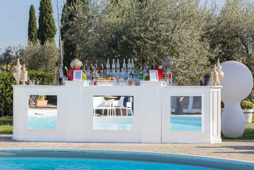 Bancone con finitura a specchio per matrimonio