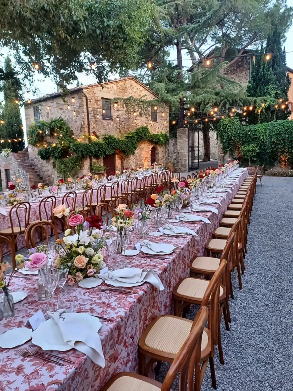 The wedding table in the garden of Borgo di Castelvecchio