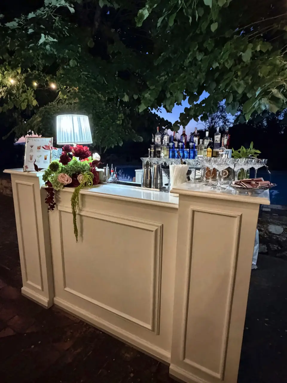 Bar decorated with flowers on the wedding night, Borgo Santinovo