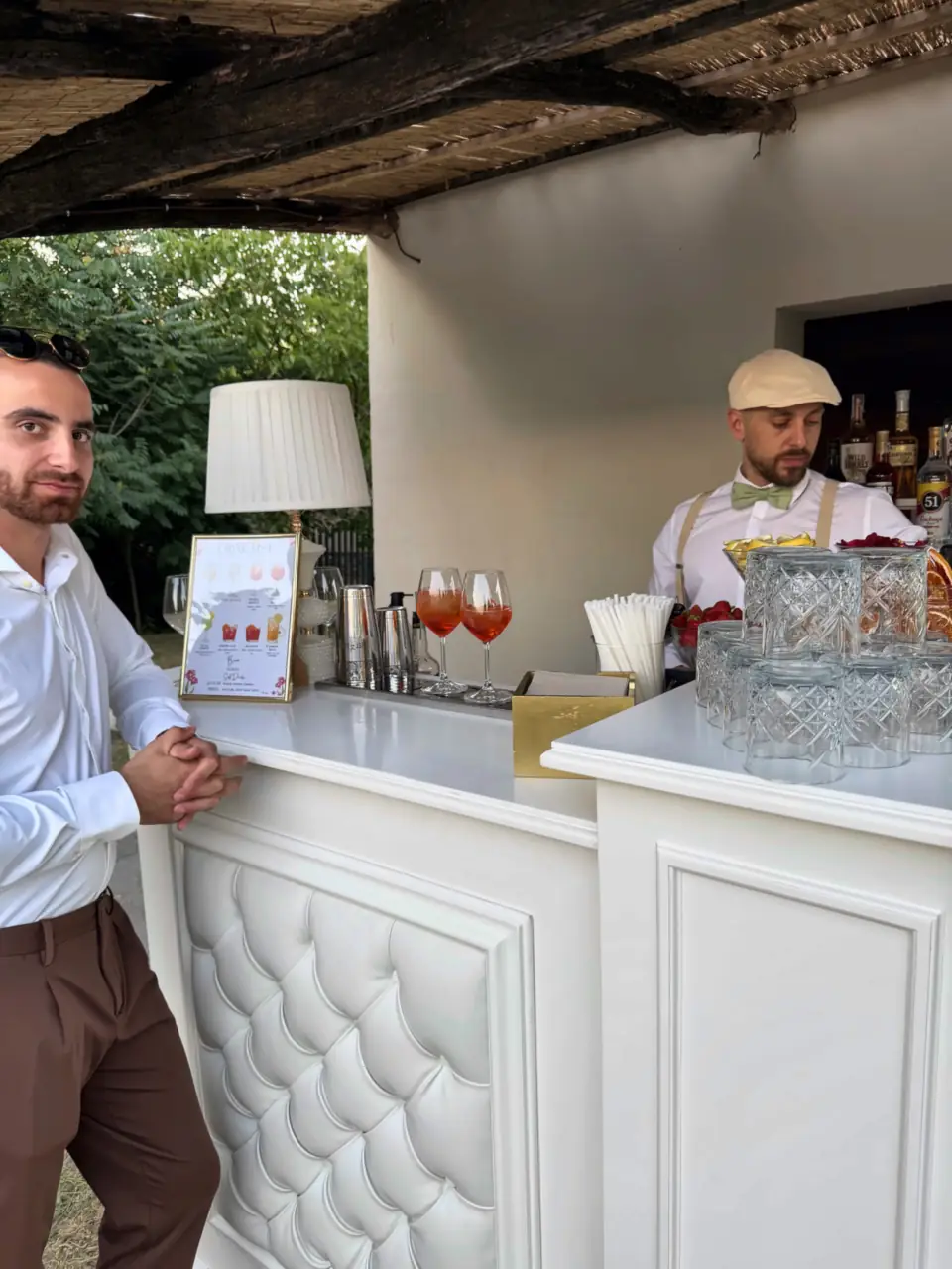 The Just Drink team at the bar, Tenuta La Fratta