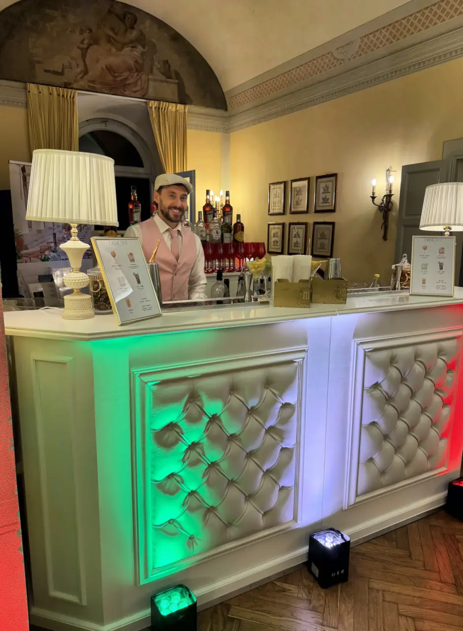 Illuminated wedding bar in a villa near Pisa