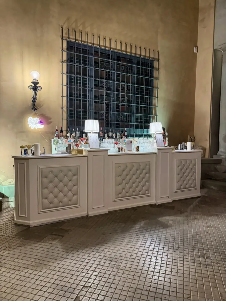 The full bar under the loggia of Villa Pazzi al Parugiano