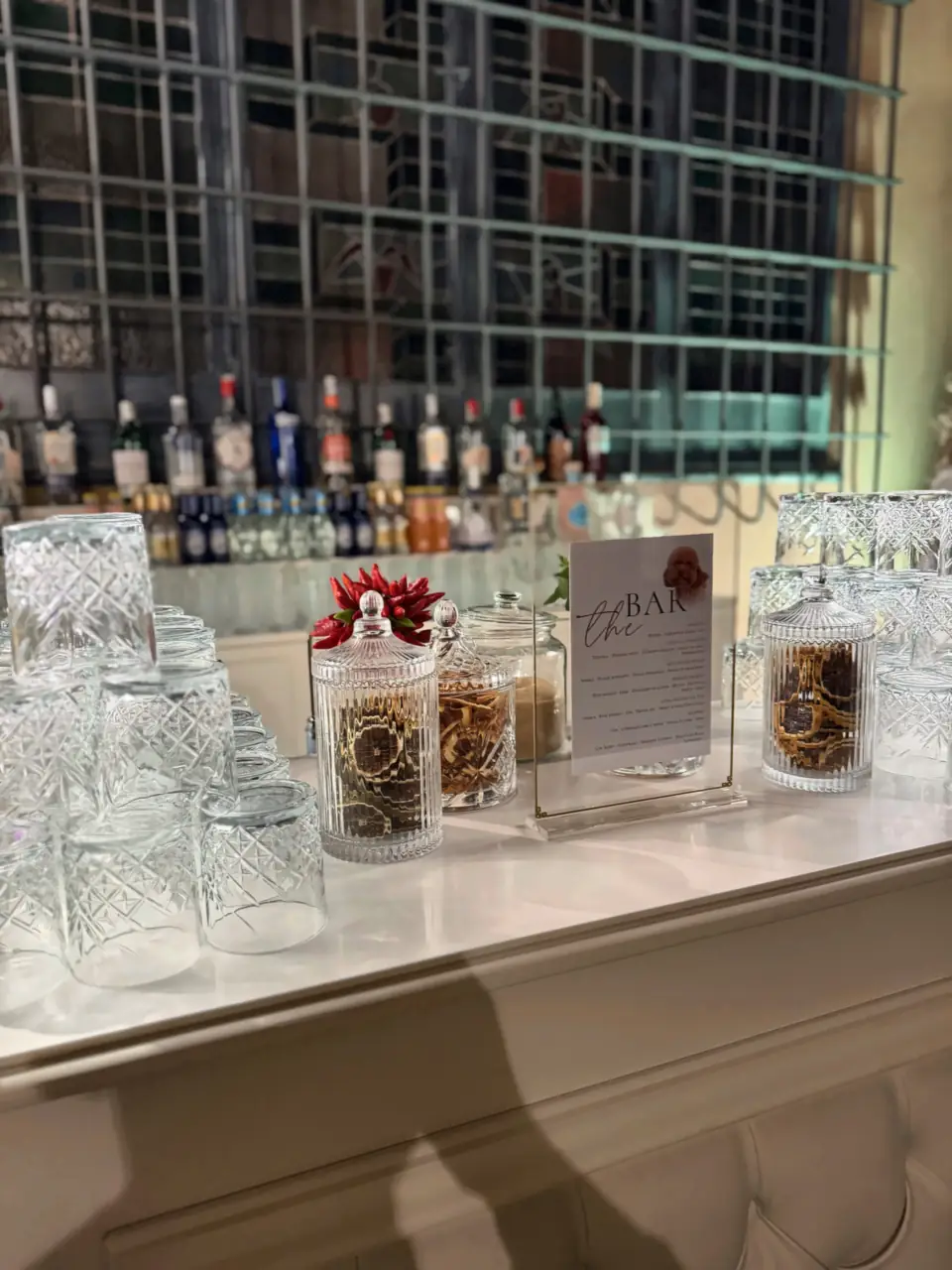 Dried citrus and décor on the open bar